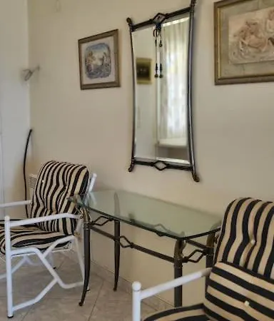 Seassy's Beachfront Apt N Potidea Appartamento Nea Poteidaia
