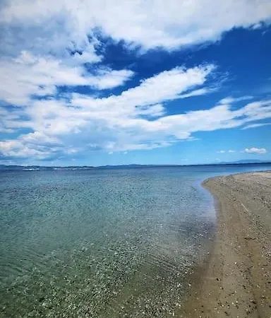 Seassy's Beachfront Apt N Potidea Nea Poteidaia