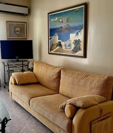 Seassy's Beachfront Apt N Potidea * Nea Poteidaia
